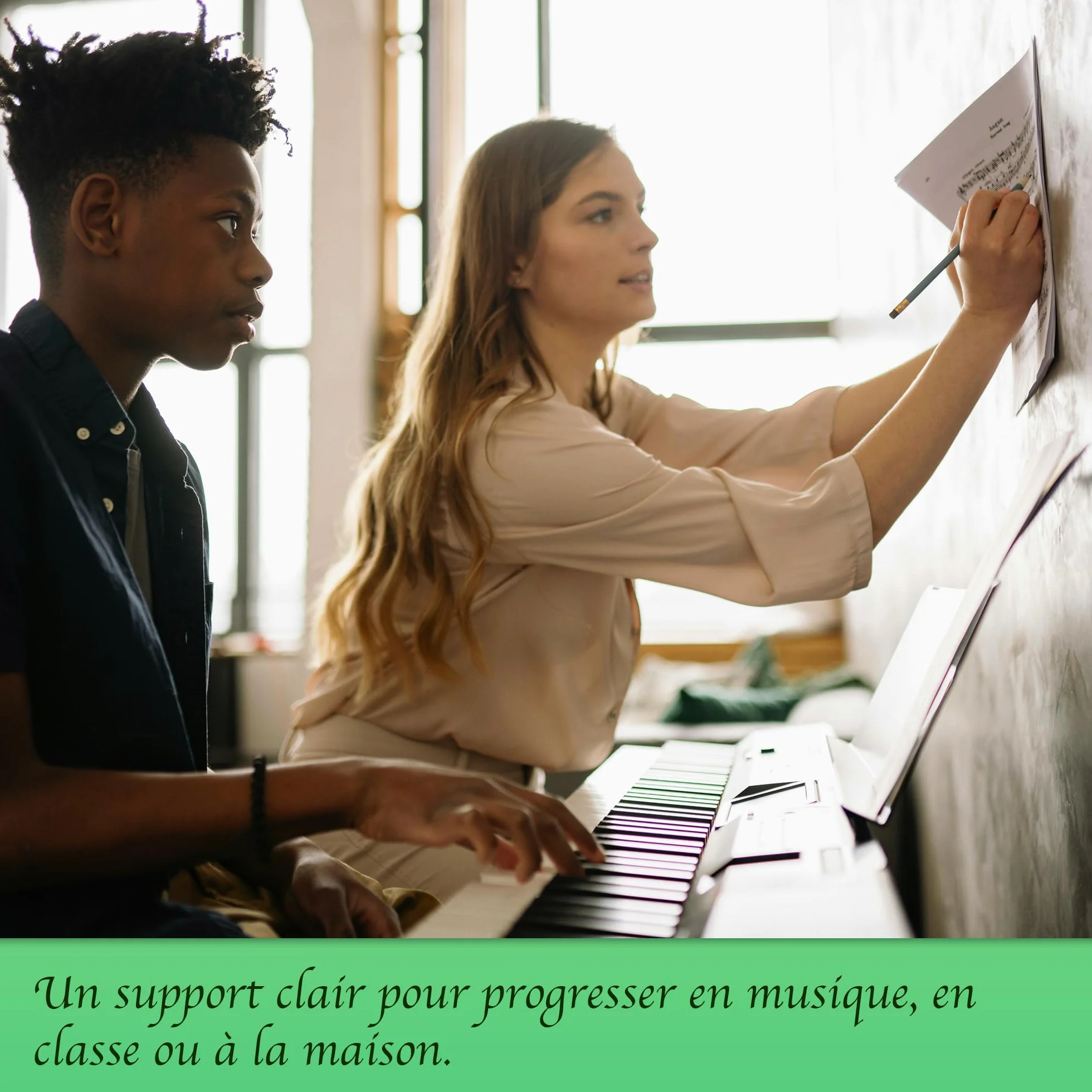 Cahier de Musique 40 Pages Portées 21x30 cm Couverture Personnalisable Batterie
