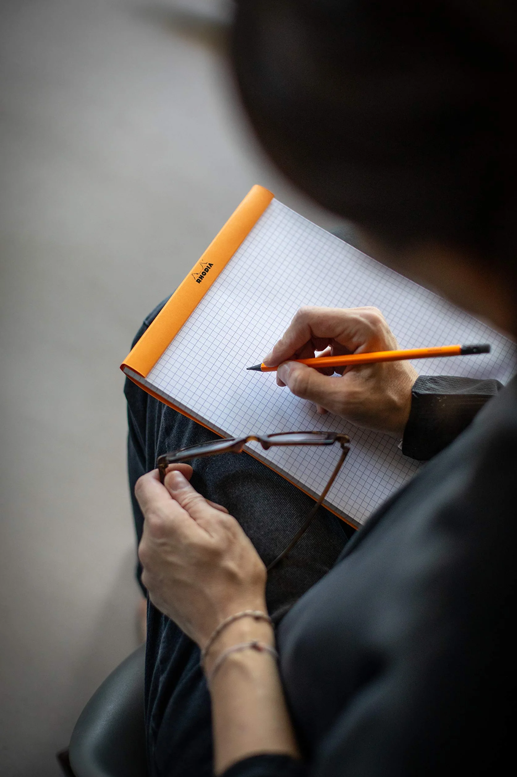 Rhodia Bloc-Notes Agrafé N°18 Orange A4 Petits Carreaux 80 Feuilles Papier Clairefontaine 80 g/m² Paquet de 5 blocs