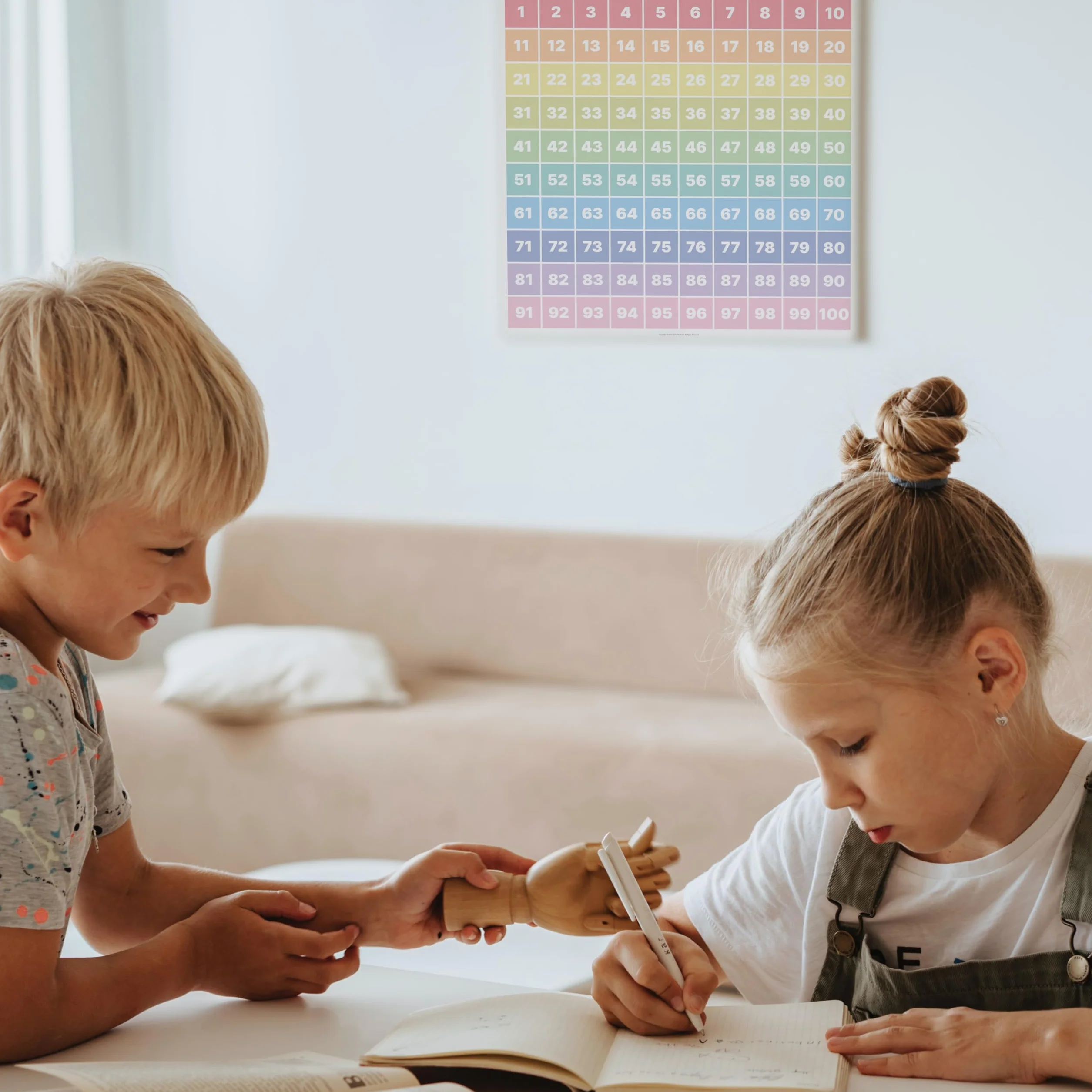 Poster éducatif chiffres 1-100 DIN A1 84x60 cm pour enfants - Décoration murale couleurs vives