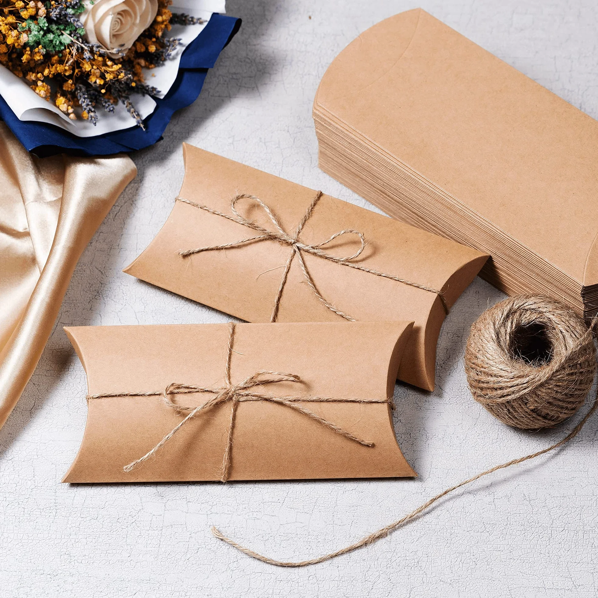 MATICAN 100-Pack Boîtes-Cadeaux en Forme de Coussin en Kraft 19x9,4x3 cm