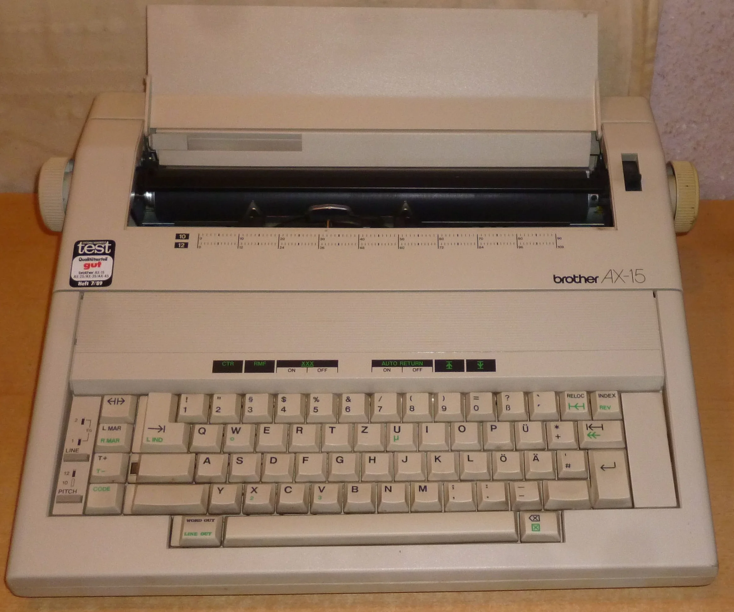 Machine à écrire électrique AX-15