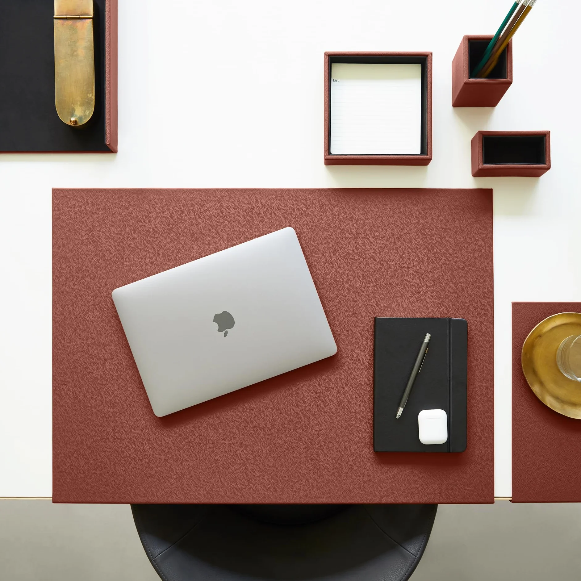 Atena Vide Poche Cuir Véritable Marron Orange Organiseur de Bureau Design Moderne Plateau de Rangement Clés Pièces Monnaie Bijoux 16,5 x 16,5 cm Made in Italy
