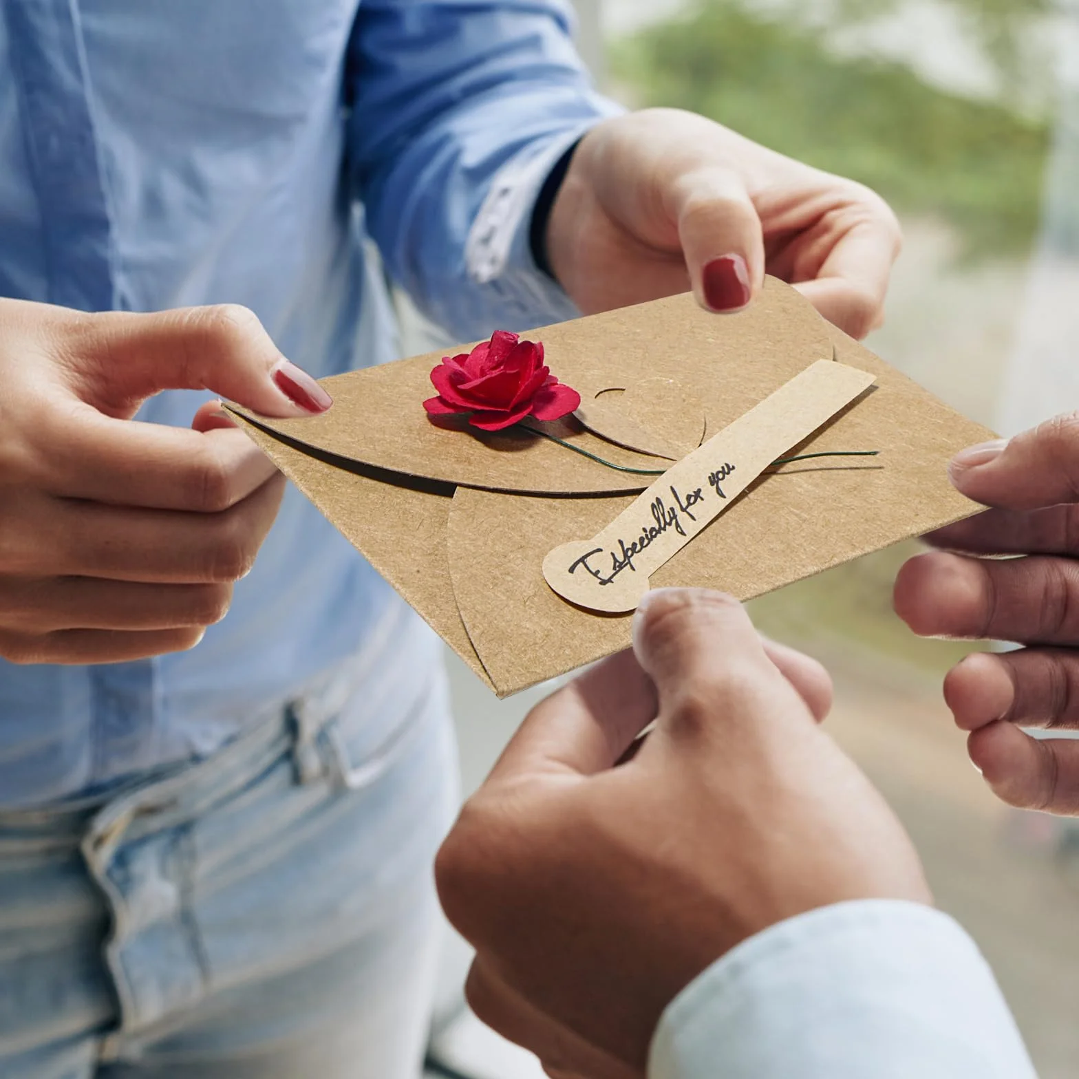 Petites Enveloppes Kraft 20 Pièces avec Cartes Vierges et Autocollants, Mini Enveloppes Coeur pour Cartes Cadeaux DIY