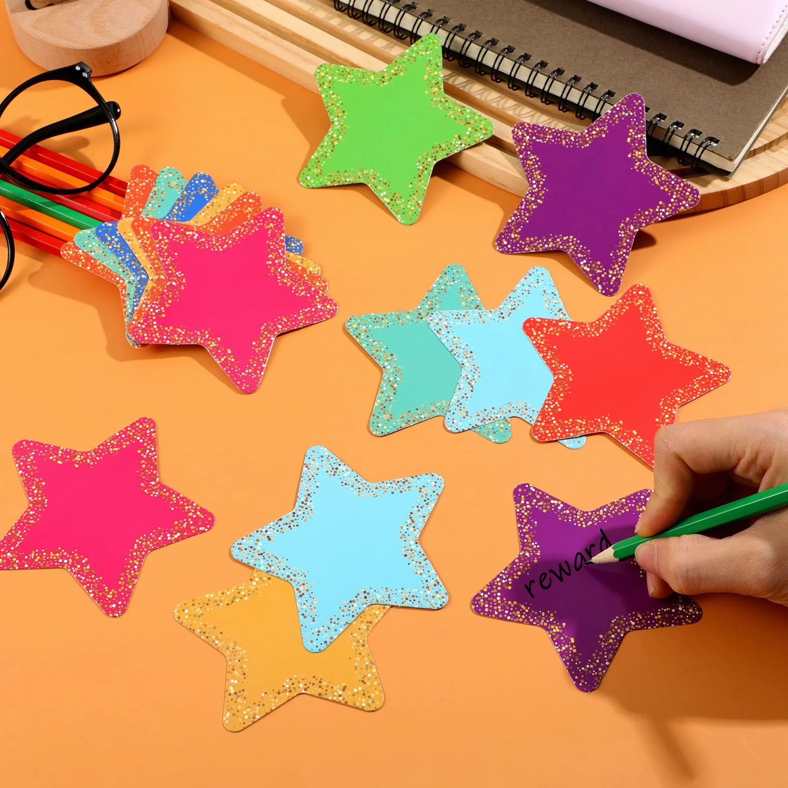 Étoiles découpées en papier 8,9 cm pour décoration tableau d'affichage, lot de 108