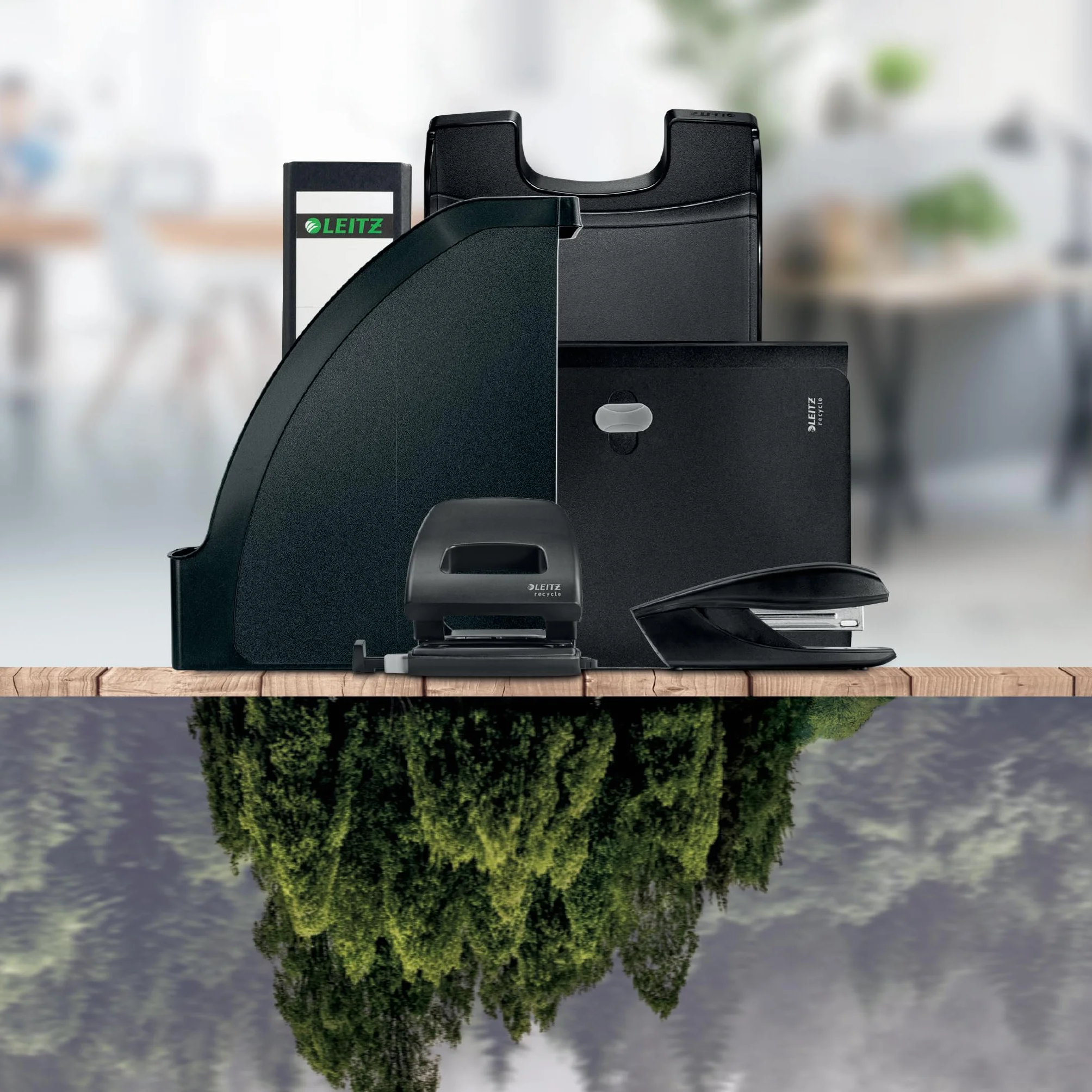 Leitz A4 Reliure Protège-Documents 20 Pochettes Plastifiées, Capacité 40 Feuilles, Noir