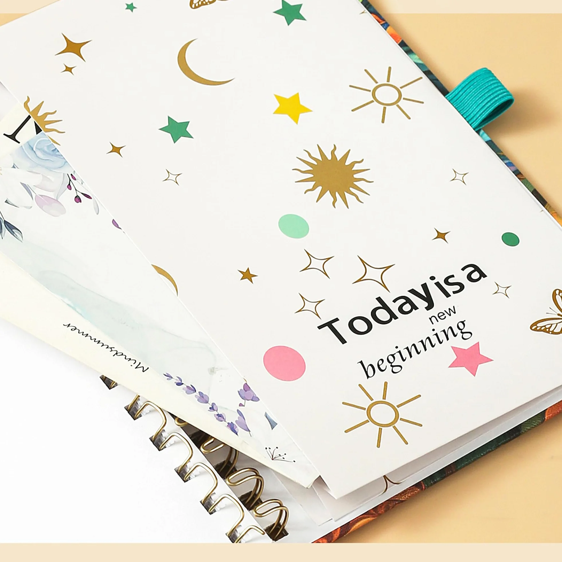 Carnet Spirale A5 Cahier Couverture Rigide 176 Pages Papier Premium 100 g/m² Fleurs de Vie Élastique Porte-Stylo Poche Intérieure