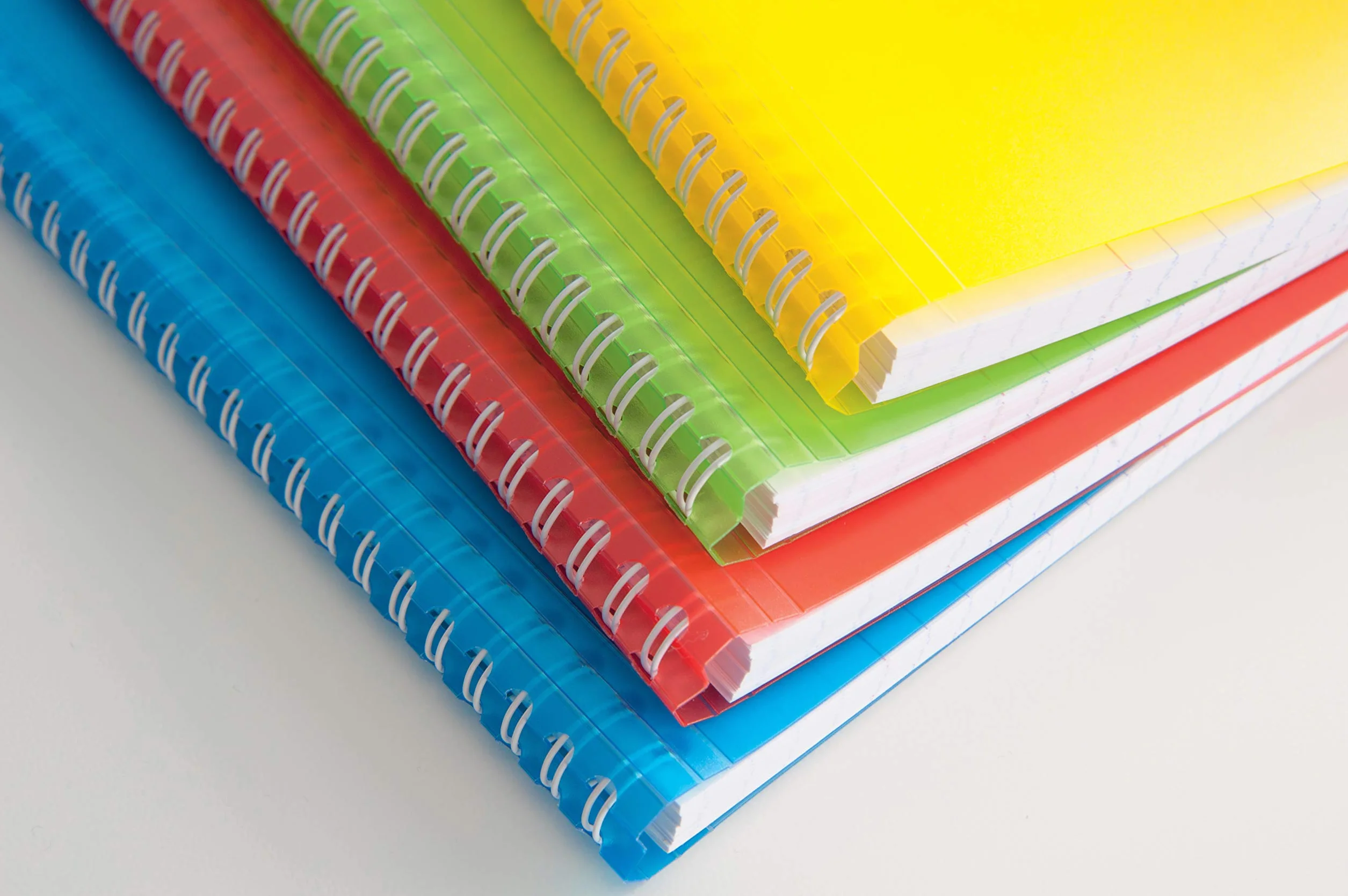Clairefontaine 321601C Koverbook Carnet à Spirale 9x14cm 100 Pages Petits Carreaux Papier Blanc 90g Couverture Enveloppante Polypro