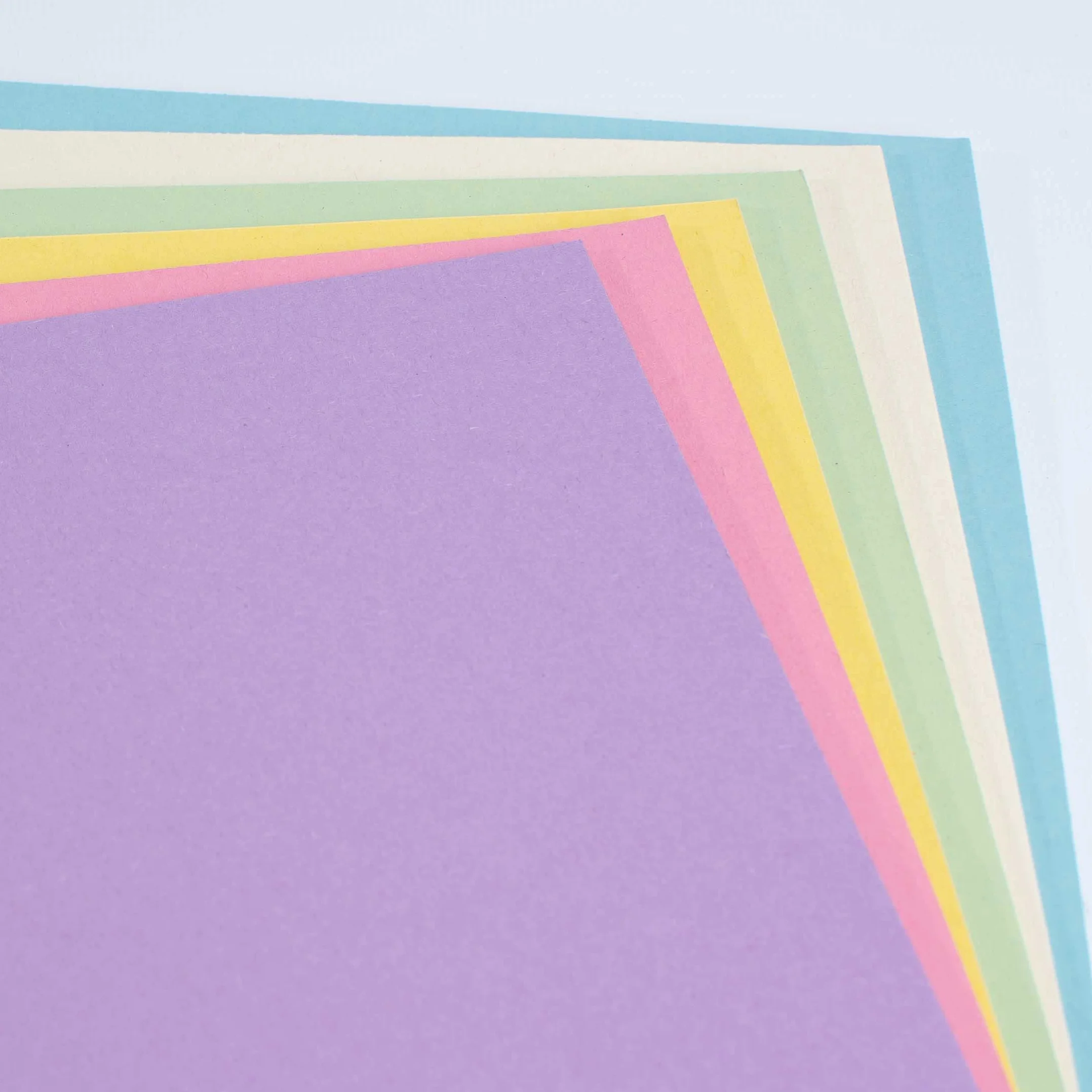 House of Card & Paper Lot de 50 feuilles cartonnées A4 160 g/m² Couleurs pastel arc-en-ciel