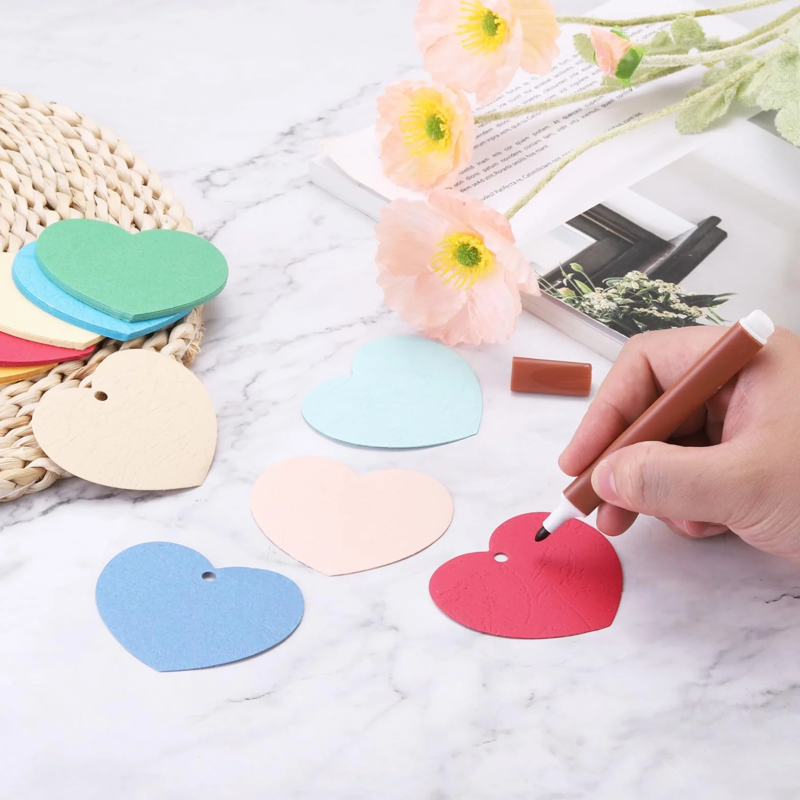 Cœurs en Papier Découpés 2,5 Pouces Assortiment Saint-Valentin Bleu Vert Rose 100Pcs