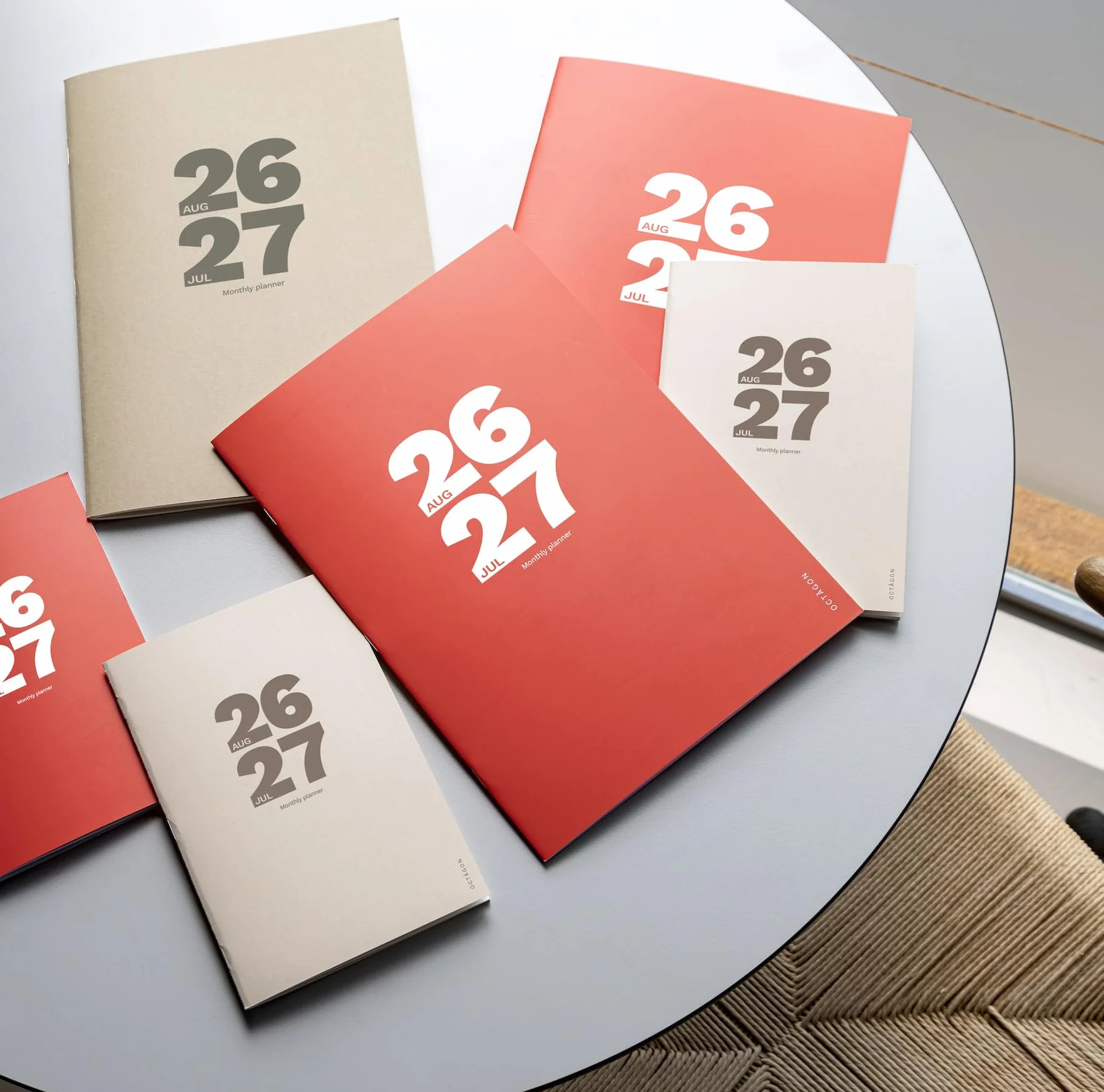 OCTÀGON DESIGN Small Monthly Planner PLUS 2026-2027 Agenda mensuel 12 mois août 2026 à juillet 2027 Petit format 13,5 x 20 cm Biscuit