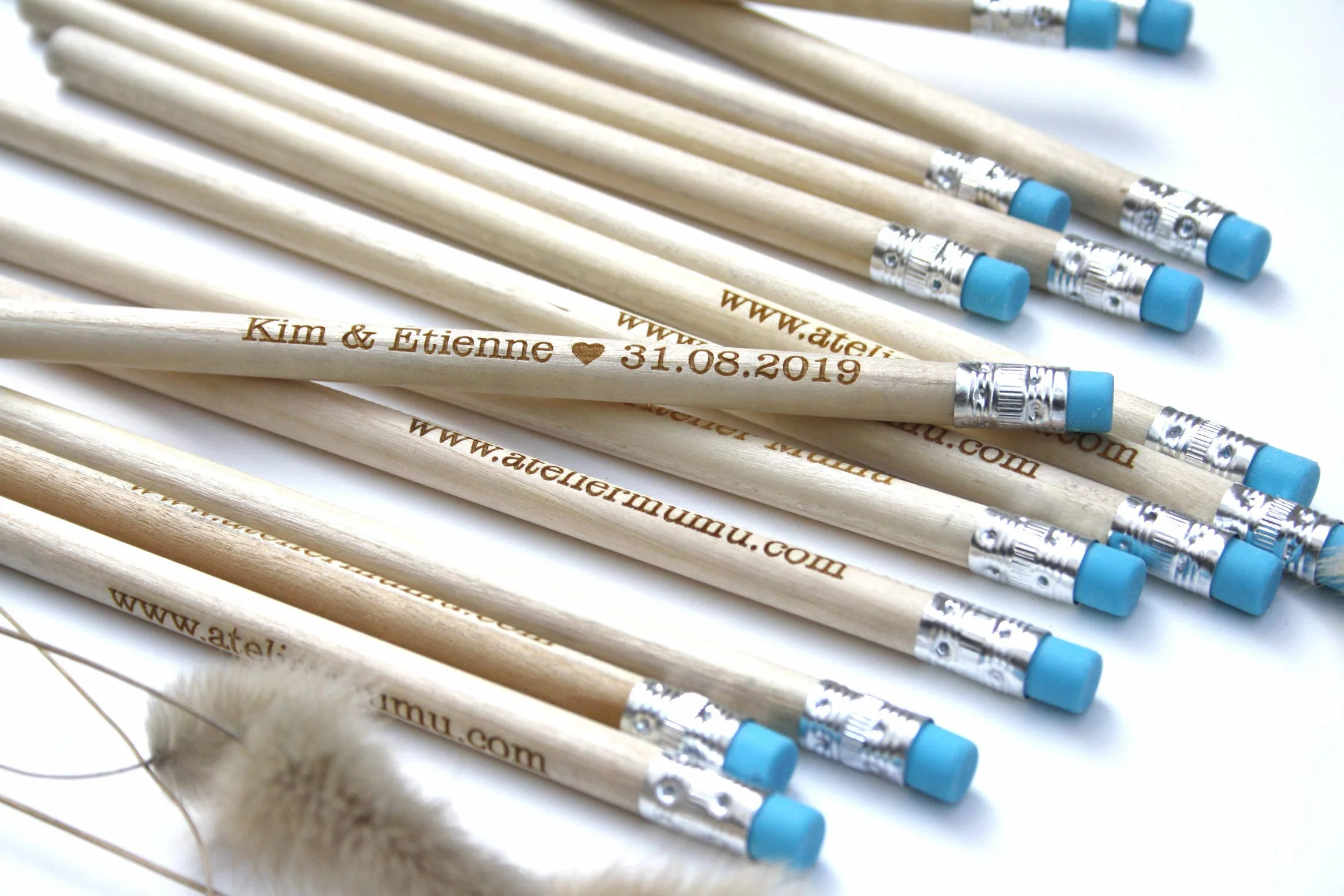 Atelier Mumu Crayons personnalisés en bois lot de 5 crayons à papier gomme bleue