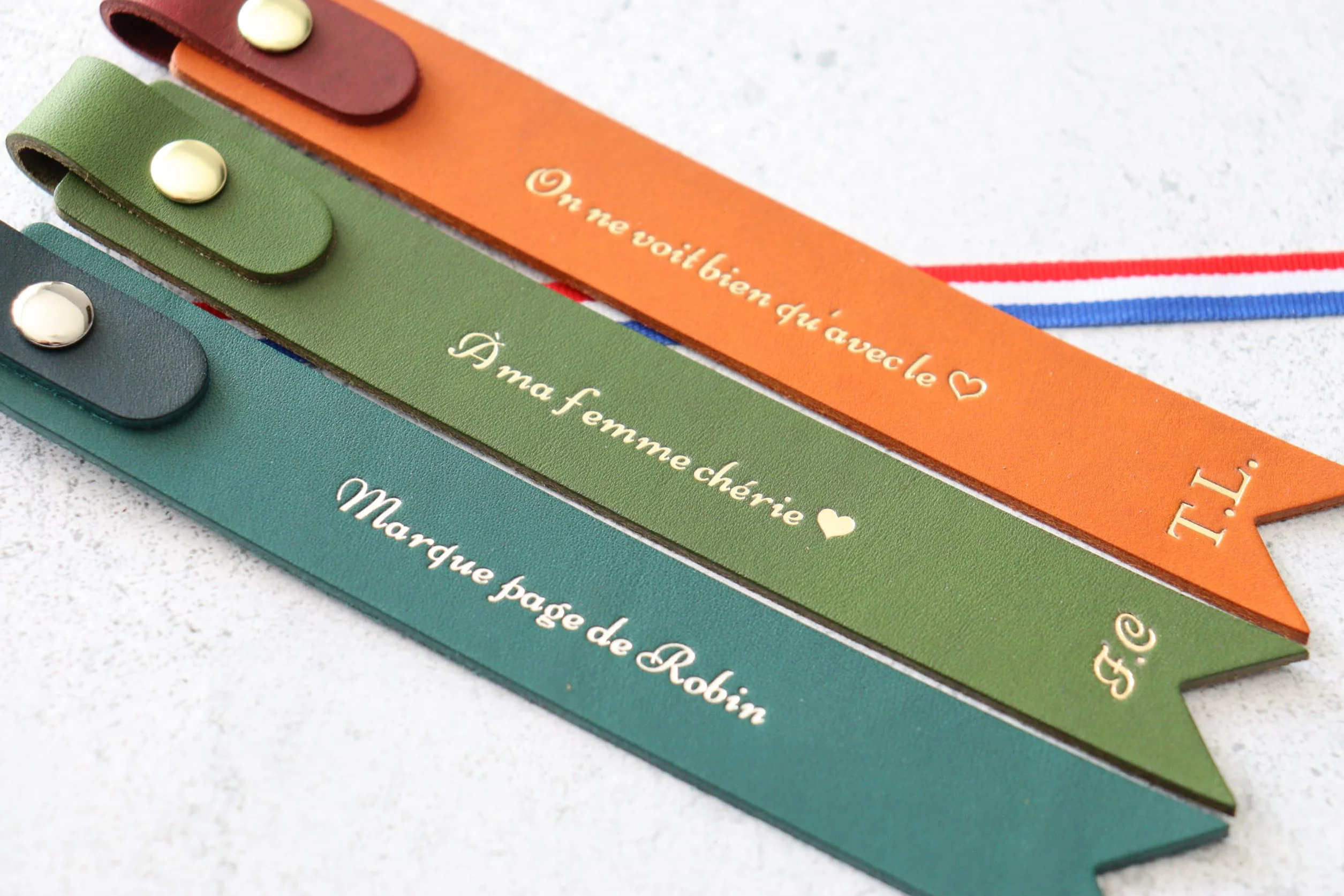 Marque-page en cuir véritable personnalisable fait main