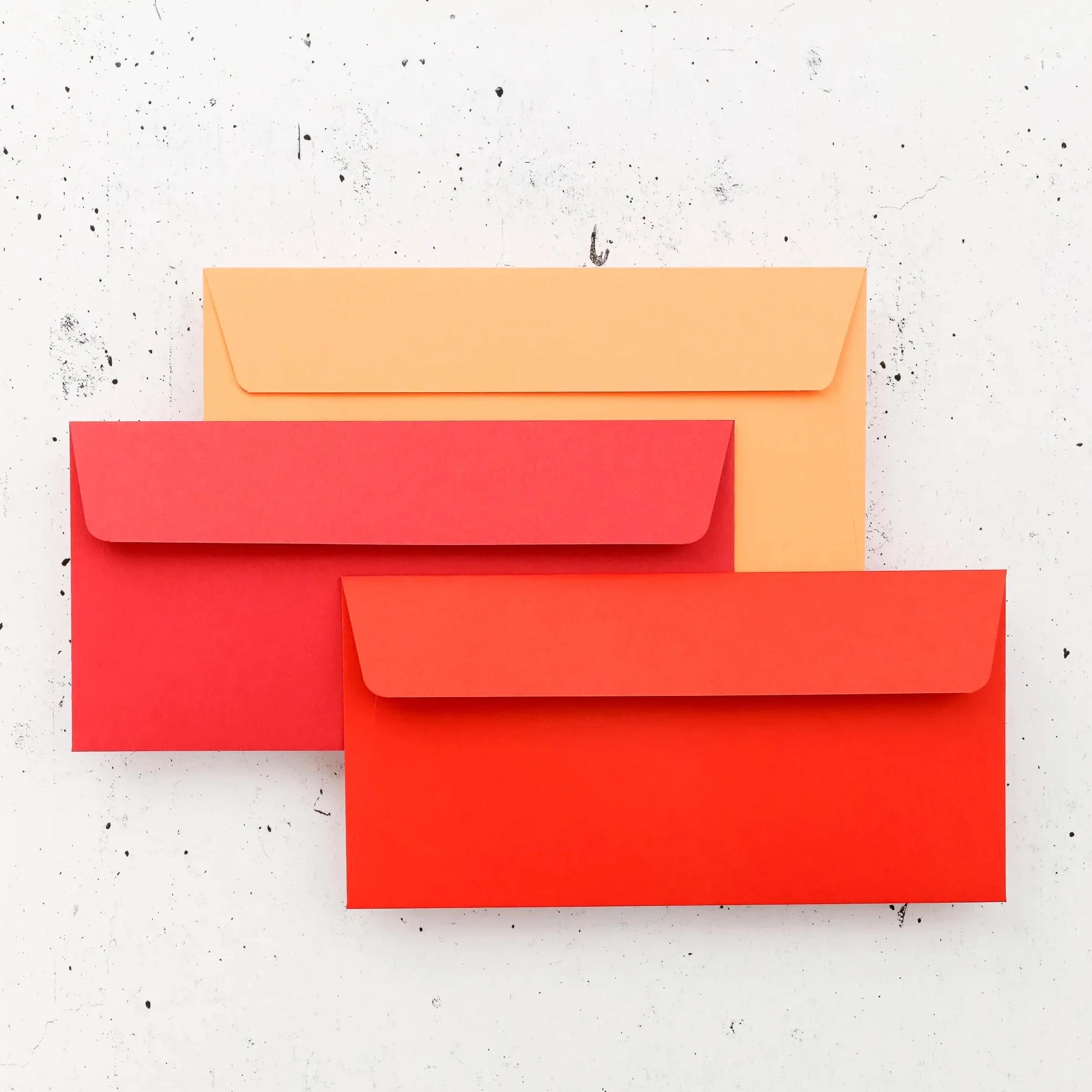 Clairefontaine Enveloppes DL Rouge groseille 120g Auto-Adhésives Lot 20 – Format 11 x 22 cm
