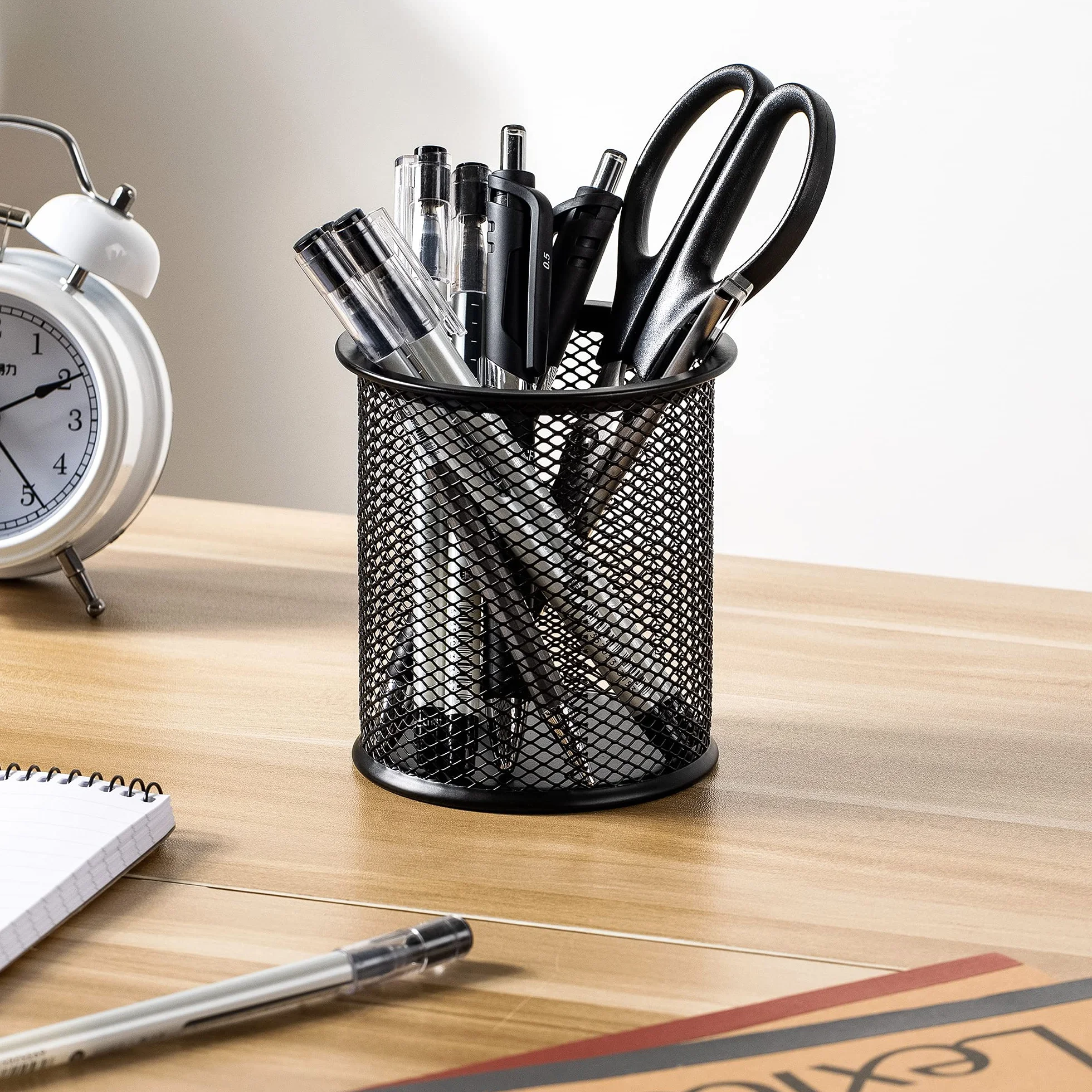 Amazon Basics Tasse à stylos en maille métallique, noir