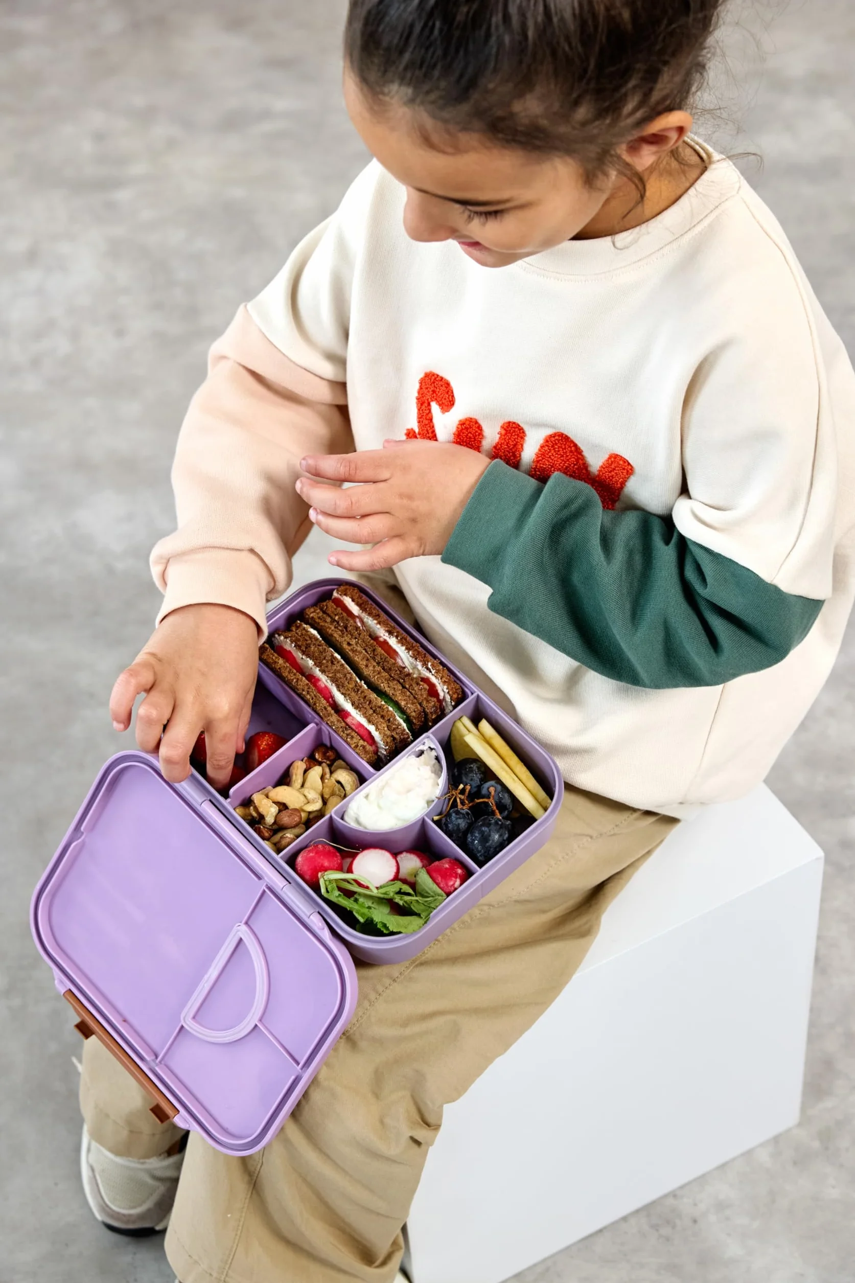 LÄSSIG Boîte à pain enfants sans BPA avec séparation amovible Little Gang Rainbow green