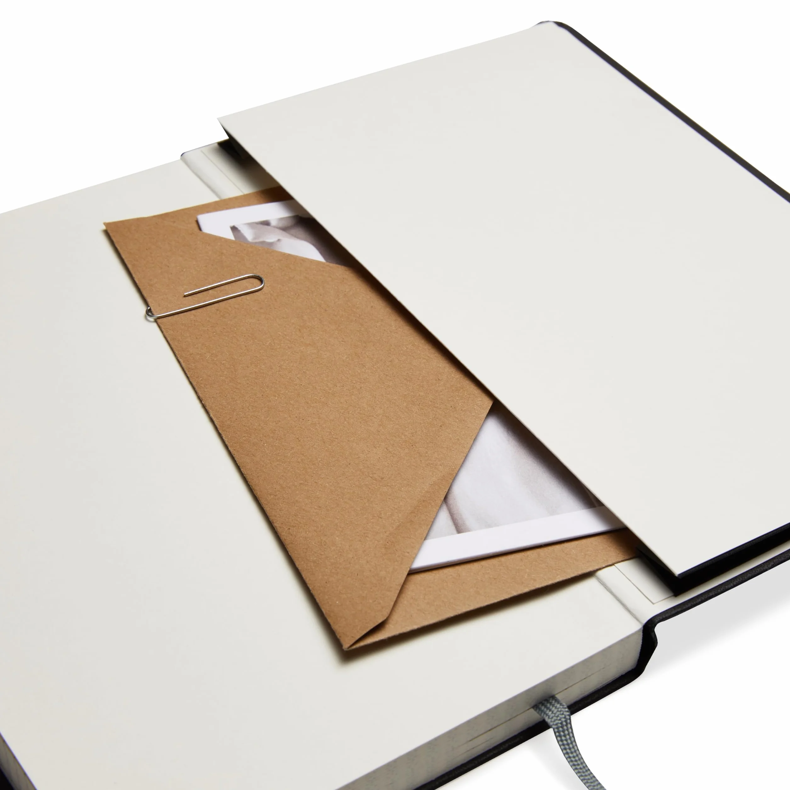 Amazon Basics Carnet classique A5 vierge Grand Format noir