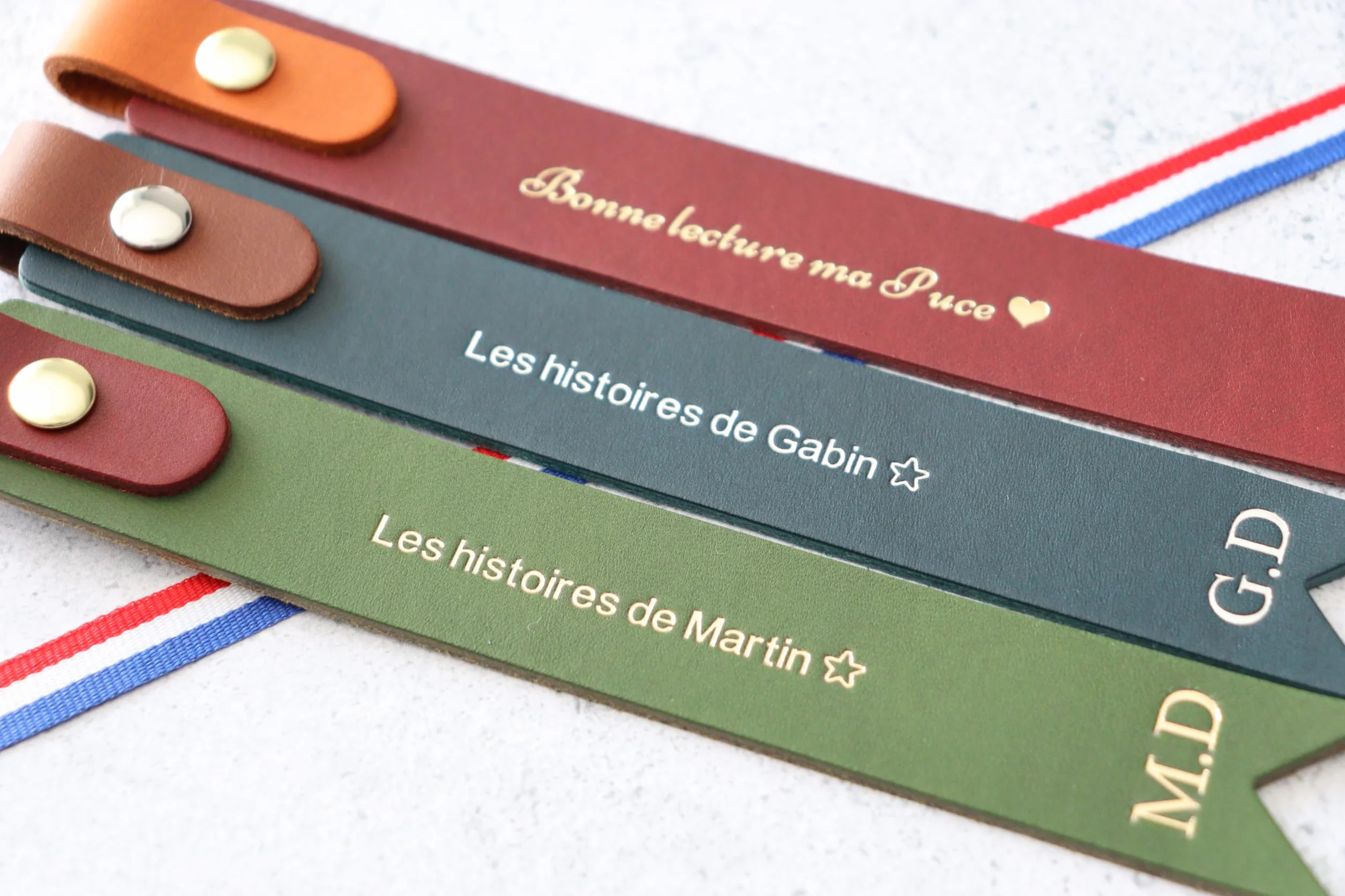 Marque-page en cuir véritable personnalisable fait main