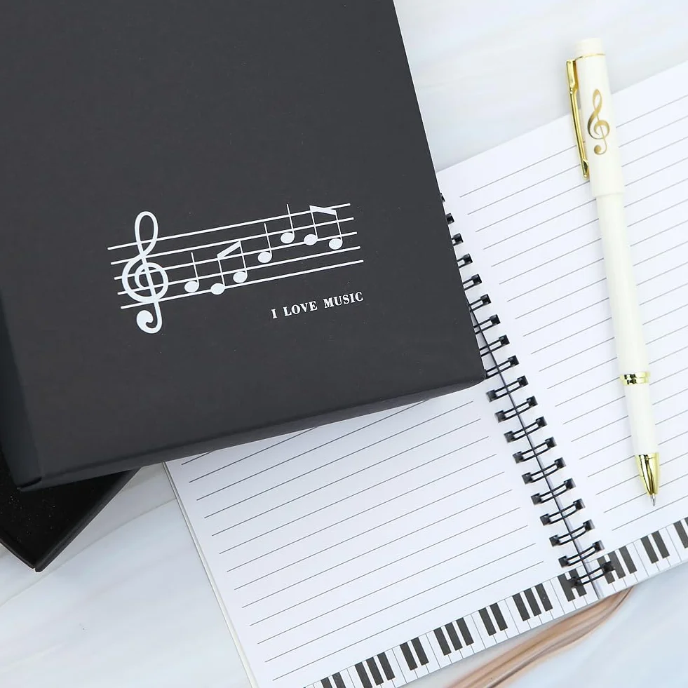 Coffret cadeau papeterie piano musical, carnet spirale feuilles mobiles avec stylo bille