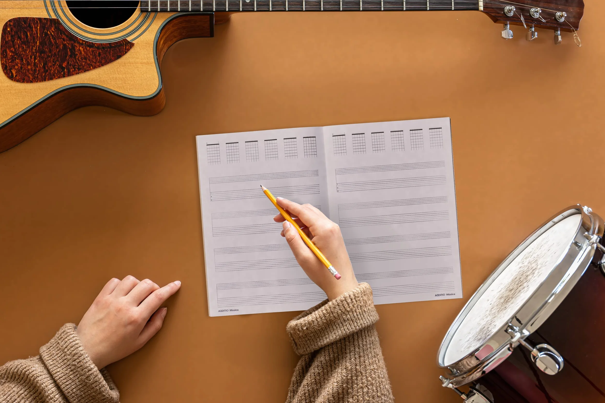 Carnet de notes de musique à onglets 4 étapes 9 mm + tablature de guitare et diagramme d'accords Beige