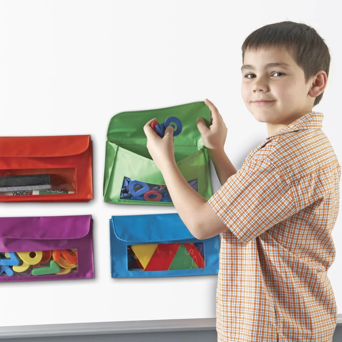Learning Resources Pochettes de Rangement magnétiques Ensemble de 4 pour Tableau Blanc Surfaces métalliques