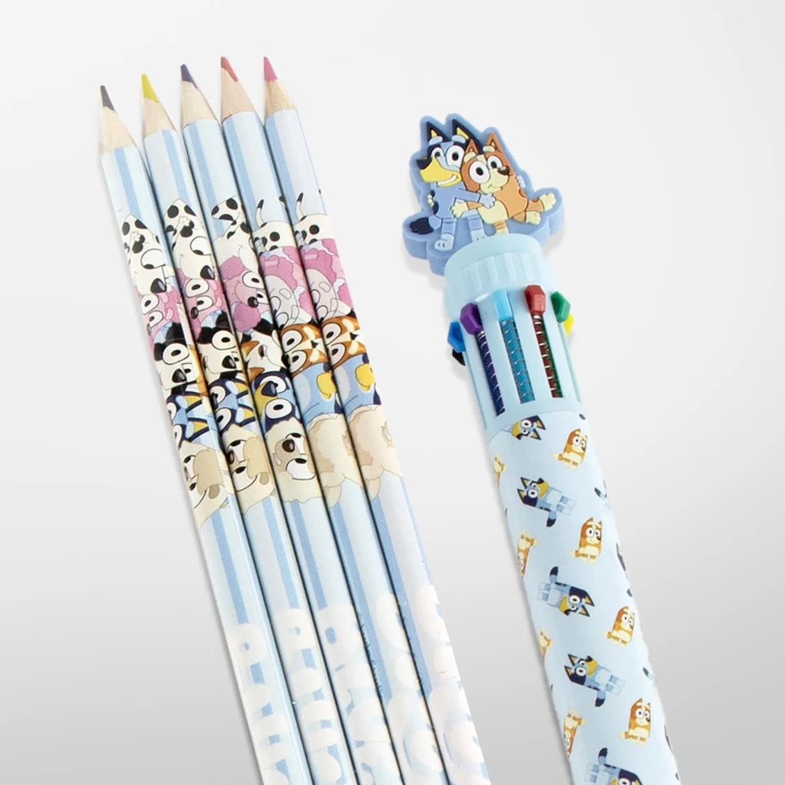 CERDÁ LIFE'S LITTLE MOMENTS Set de Papeterie Scolaire Eva Bluey - Trousse Enfants avec Crayons de Couleur, Marqueurs