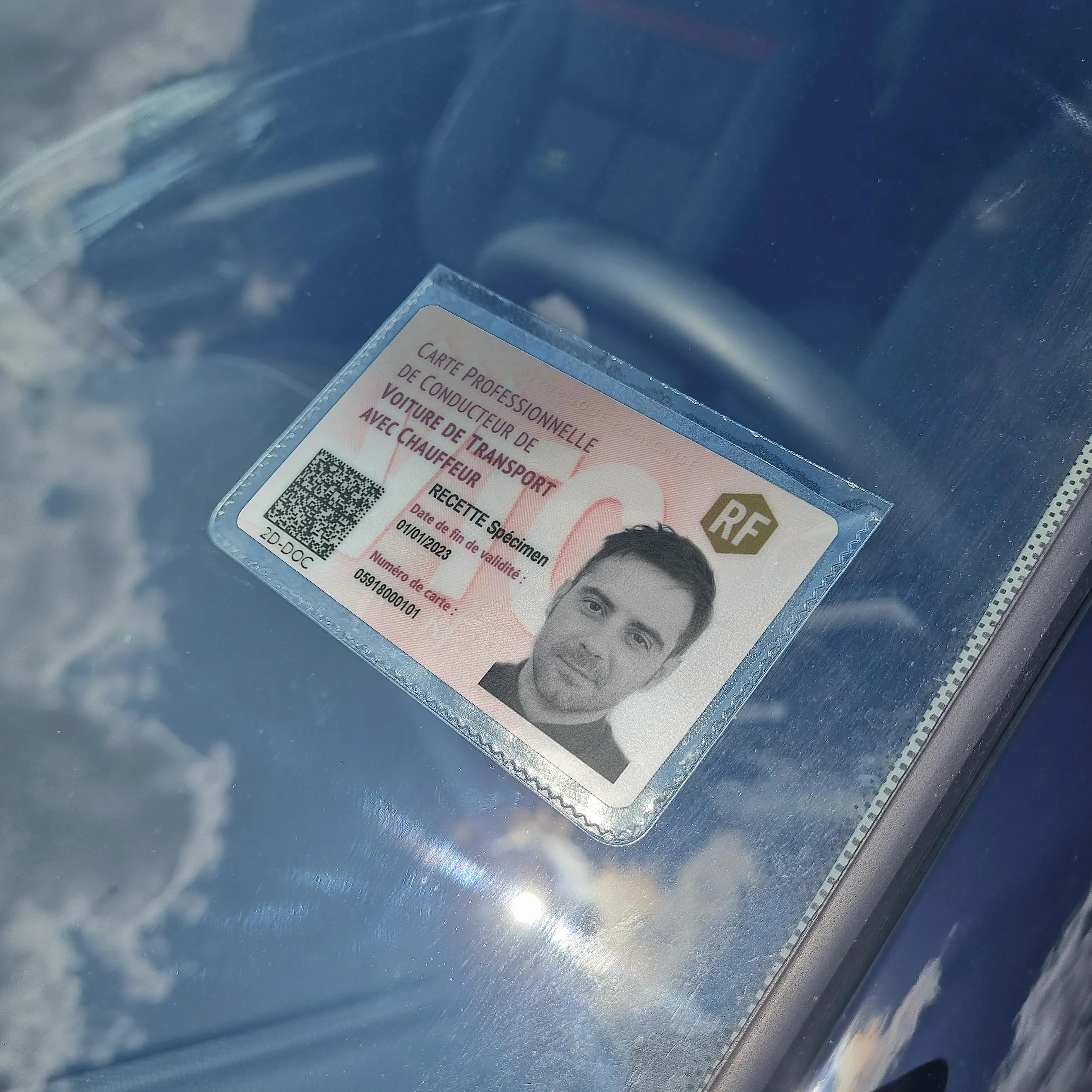 Pochette Porte-Cartes Autocollantes Transparentes pour VTC et Mobilité Inclusion Fabriqué en France