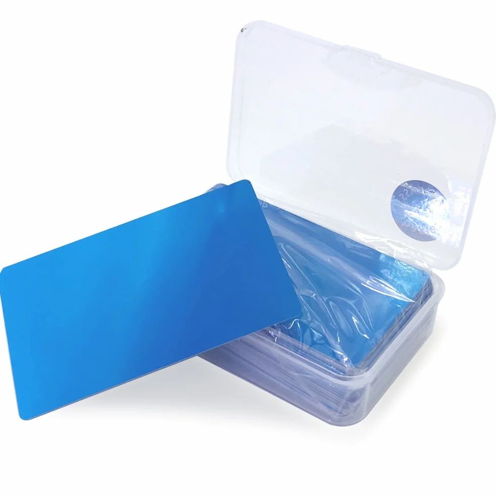 Cartes de visite vierges en aluminium 0,45 mm 8,6 x 6,3 cm pour gravure laser bleu