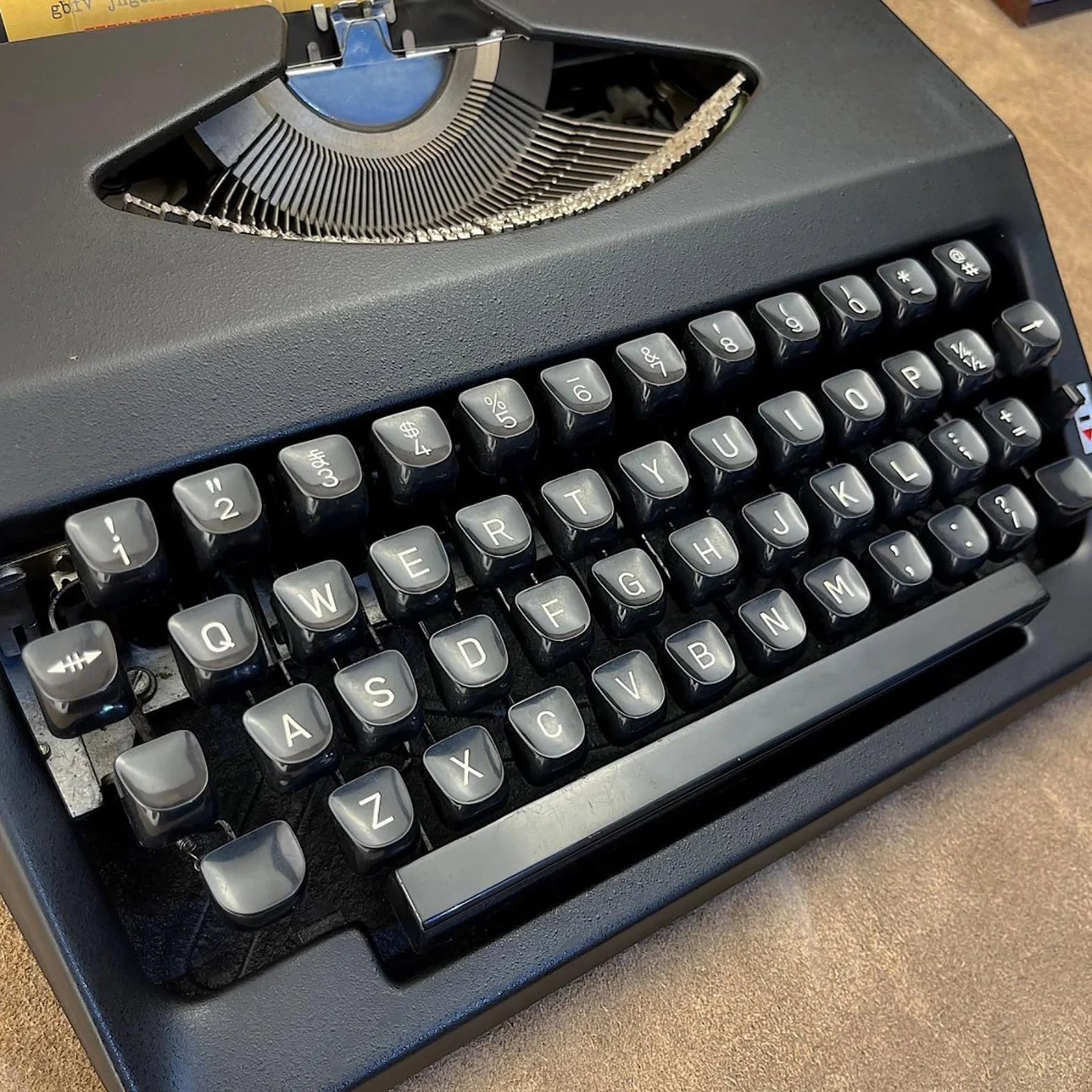 Machine à écrire Manuelle Vintage Finition Noire