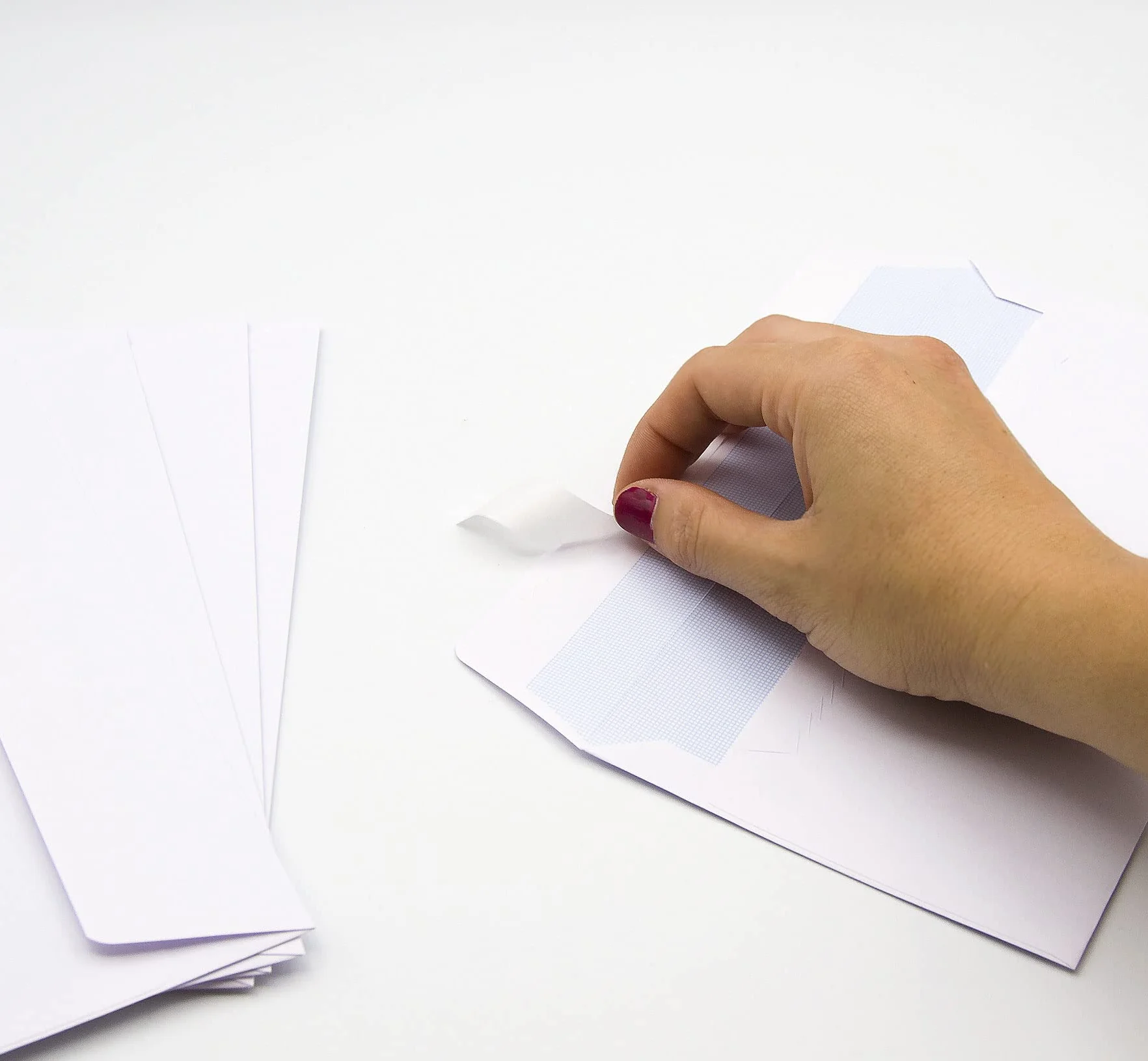 Enveloppes en papier blanc américaines sans fenêtre auto-fermeture à bande en silicone Ofituria 50 sachets