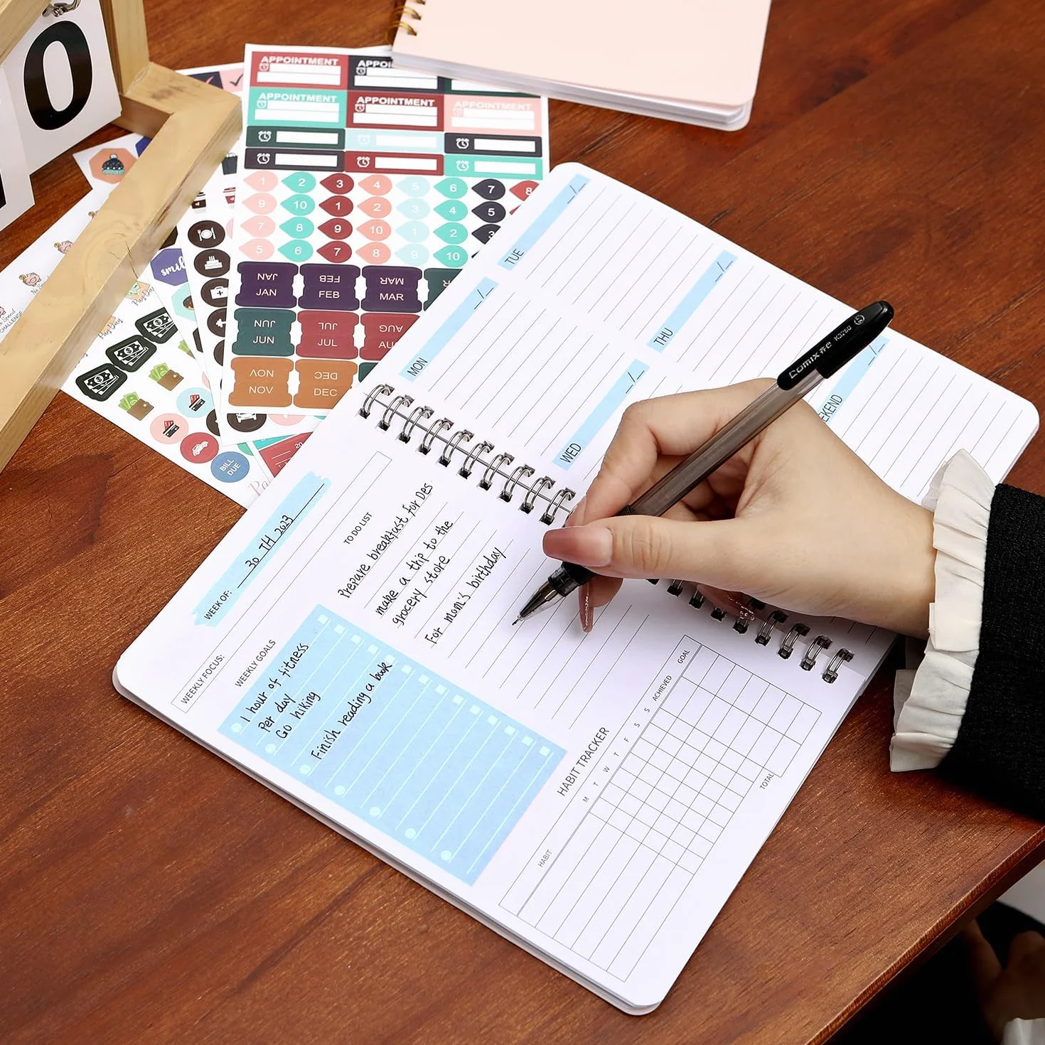 Planificateur Hebdomadaire A5 Non Daté 52 Pages Spirale Couverture Rigide avec Stickers To Do List Habit Tracker Rosé