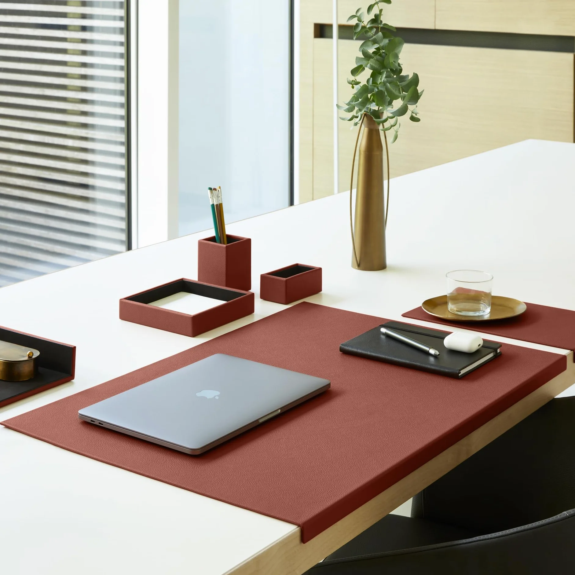 Atena Vide Poche Cuir Véritable Marron Orange Organiseur de Bureau Design Moderne Plateau de Rangement Clés Pièces Monnaie Bijoux 16,5 x 16,5 cm Made in Italy