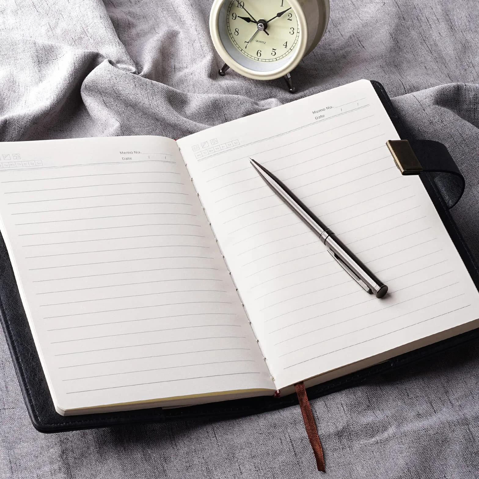 WEMATE Journal Intime A5 Cuir PU 240 Pages avec Serrure Vintage Noir 8.6 x 5.8 Pouces
