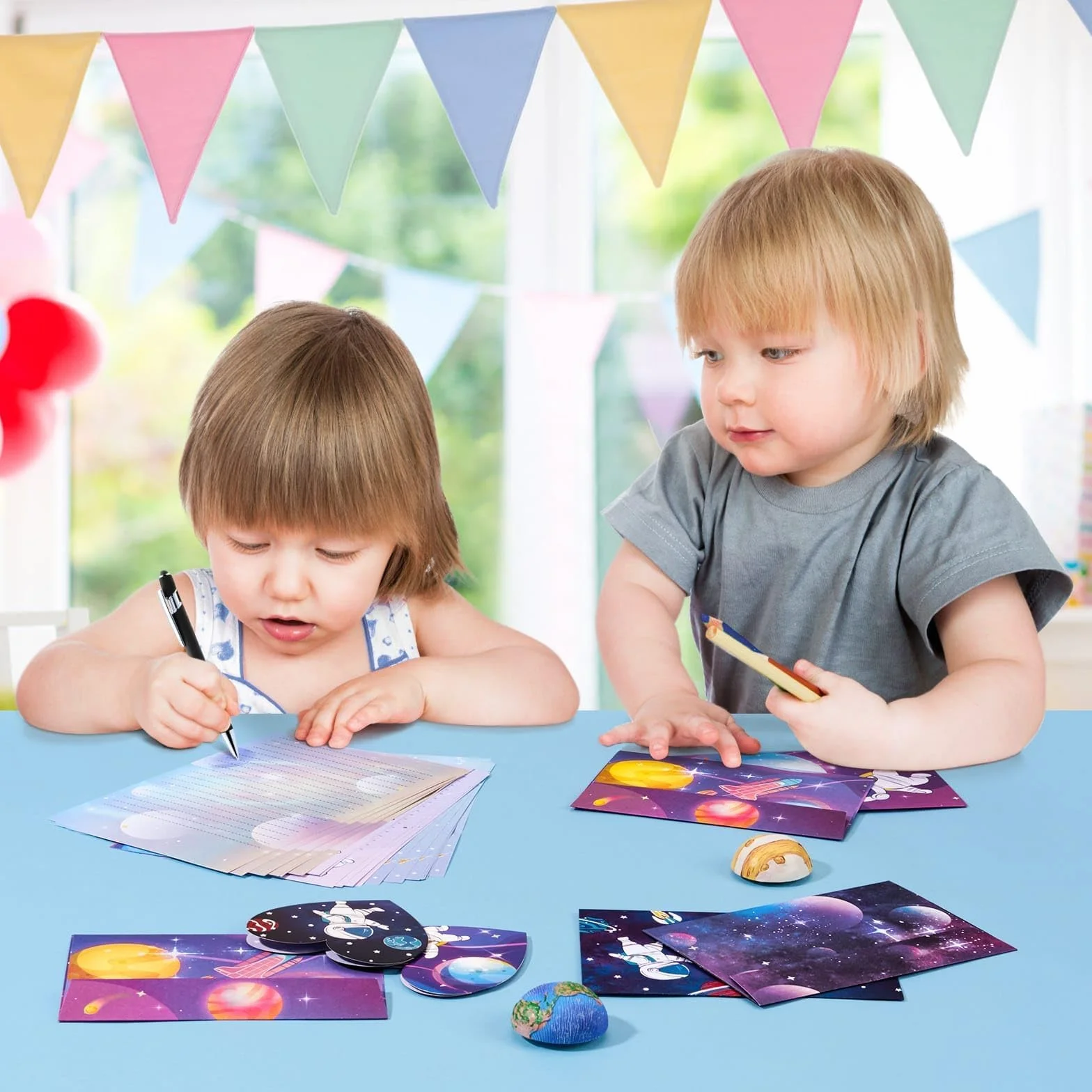 WERNNSAI Ensemble de papeterie pour enfants Astronaute Garçons avec enveloppes, cartes de vœux, autocollants, stylo