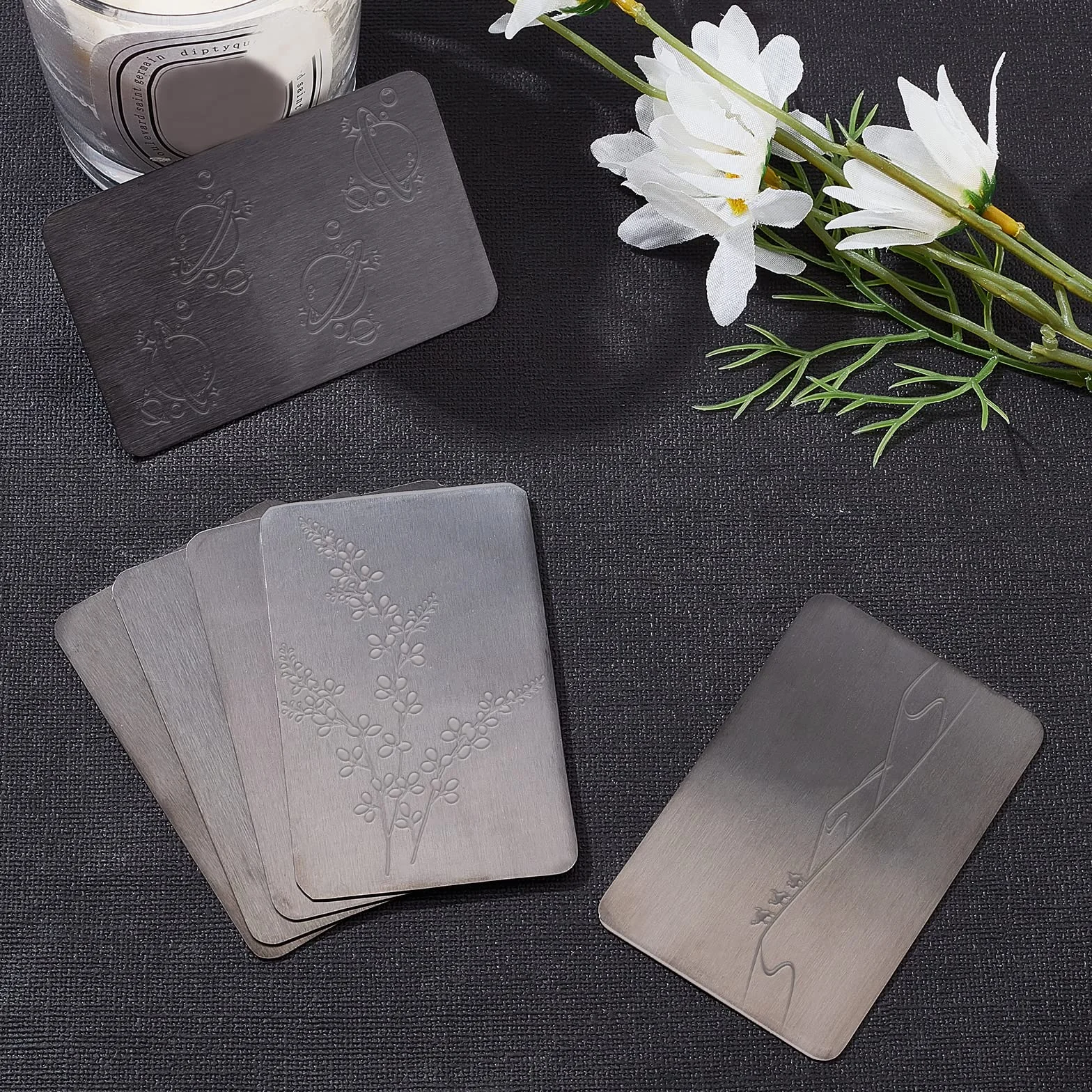 Cartes de Visite en Métal Noir 8.5x5.5cm 0.8mm Acier Inoxydable Blanc Gravée