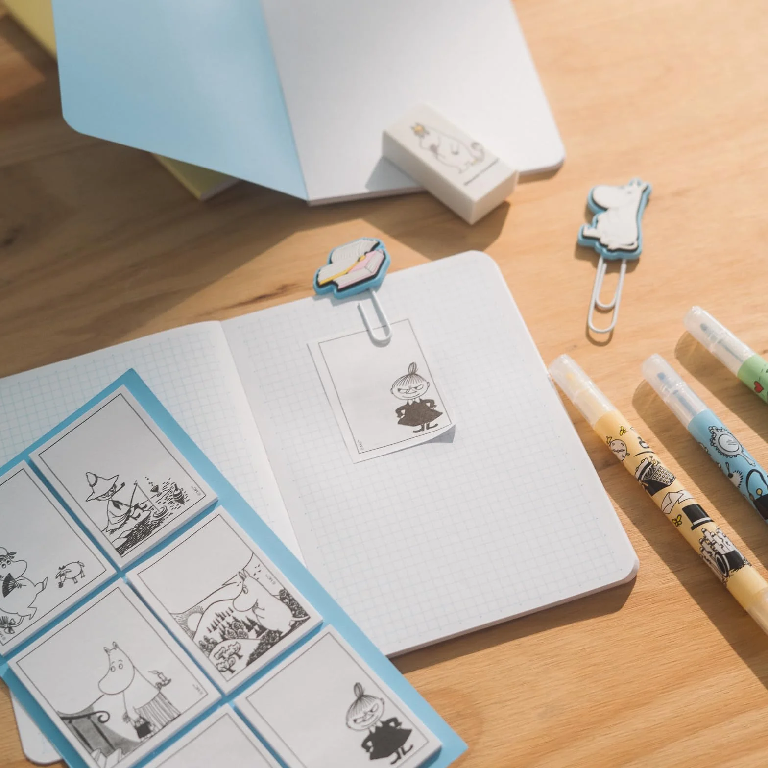 Grupo Erik Set de Papeterie Moomin Stylo Bille Crayon Papier Surligneurs Carnets A6 Stickers Kawaii