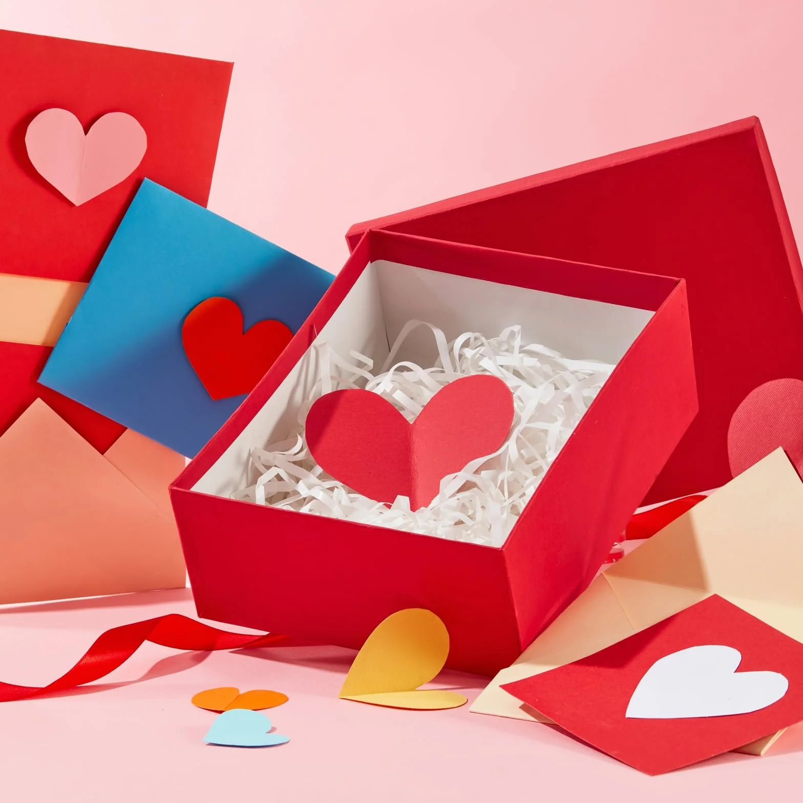 Cœurs en Papier Découpés 2,5 Pouces Assortiment Saint-Valentin Bleu Vert Rose 100Pcs