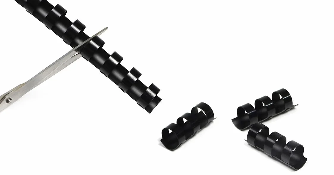 RAYSON Peignes de Reliure Plastique 8mm 40 Feuilles 21 Anneaux Noir 100 Pièces