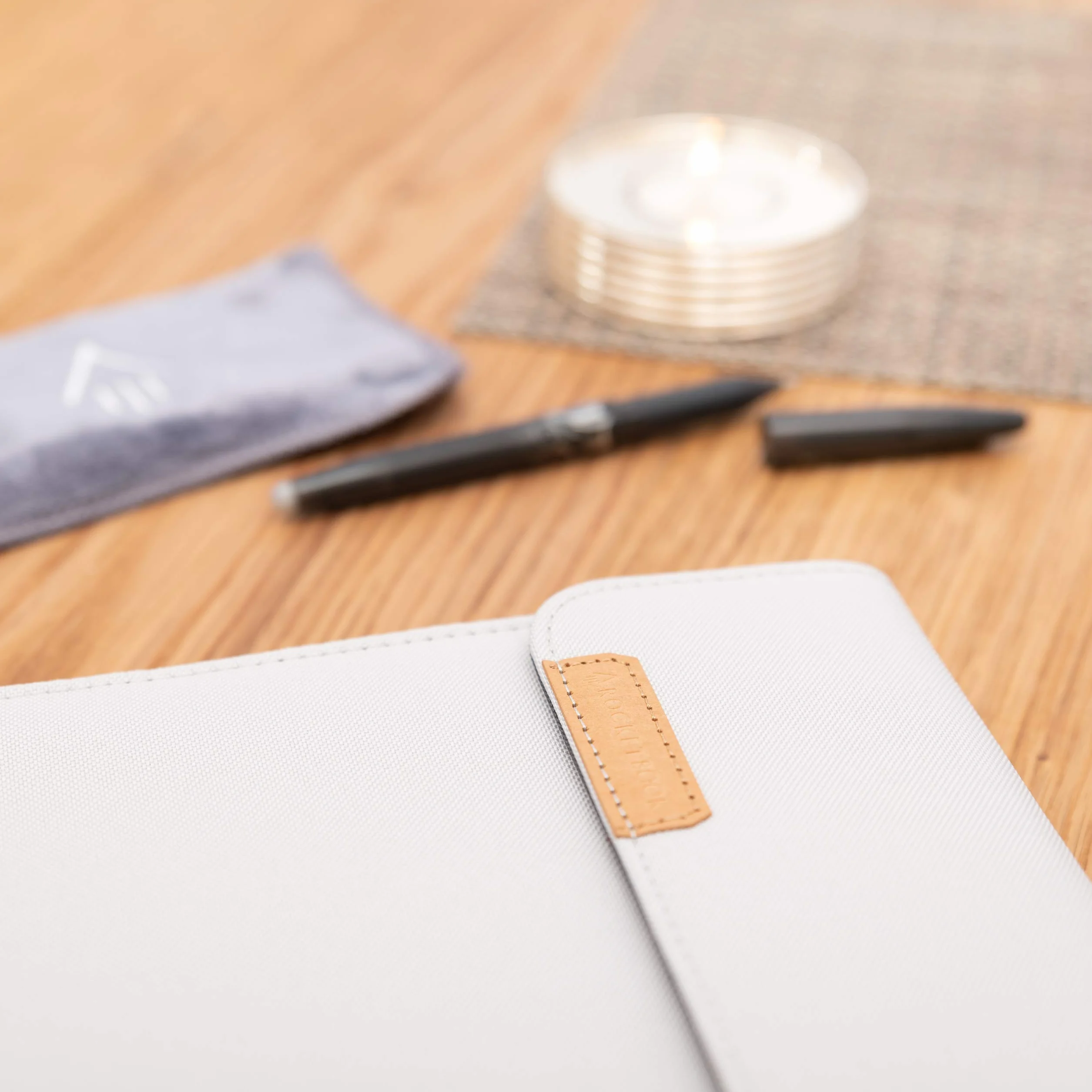Rocketbook Capsule 2.0 Folio Cover pour Core, Panda et Fusion, Gris Format Lettre A4 21 x 29,7 cm