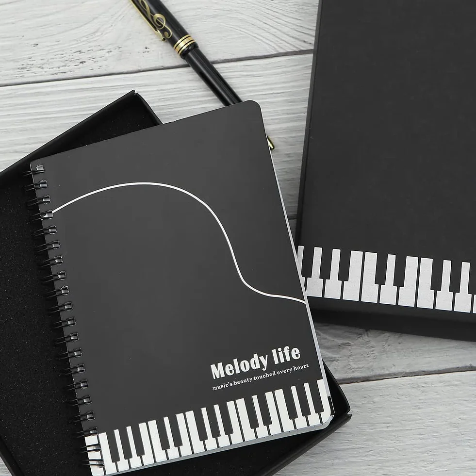 Piano Musical Papeterie Coffret Cadeau, Cahier d'écriture Wirebound avec Stylo Roller Ball Design Clef de Sol pour Bureau École Étudiant (Noir)