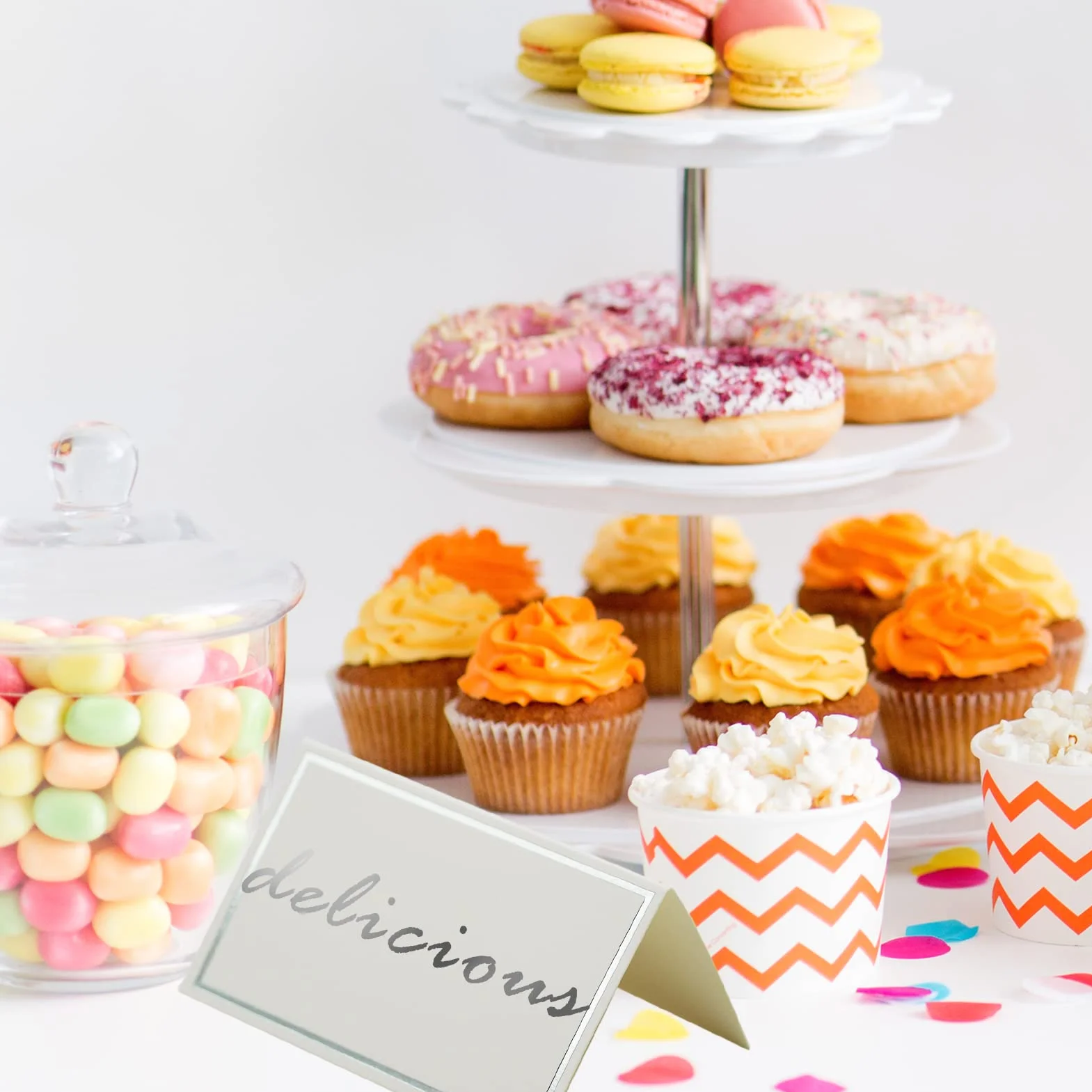 Lot de 50 marque-places blancs vierges doré pour table de mariage