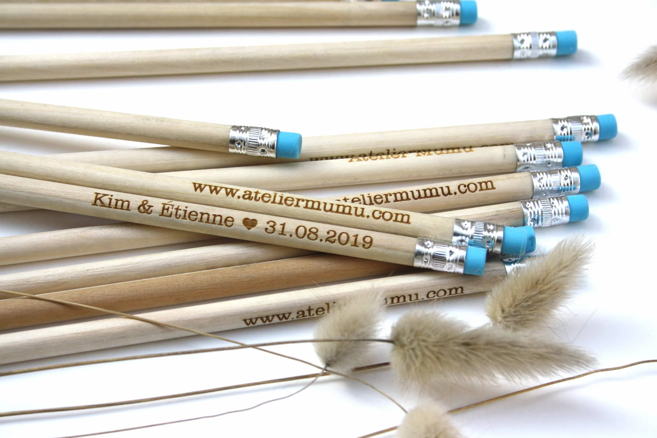 Atelier Mumu Crayons personnalisés en bois lot de 5 crayons à papier gomme bleue