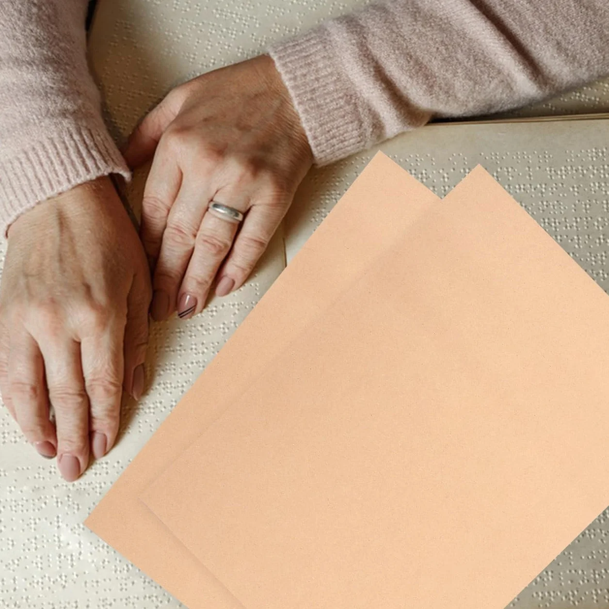 Papier braille brun clair lot de 20 feuilles pour tableaux d'écriture 4 et 9 lignes