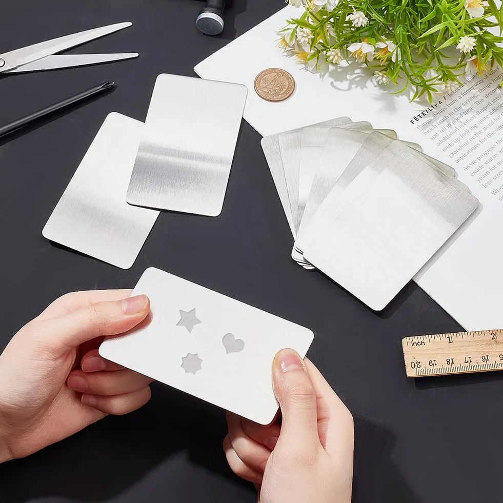 Cartes de Visite en Métal Acier Inoxydable 1mm 10x6cm NBEADS 10 Pièces